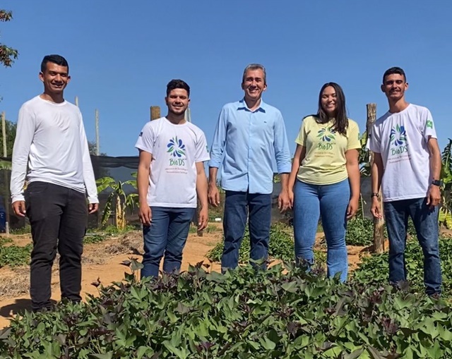 Nas Ramas da Esperança" vence Prêmio Pesquisadores BC e chegará a Harvard – Blog Nossa Voz